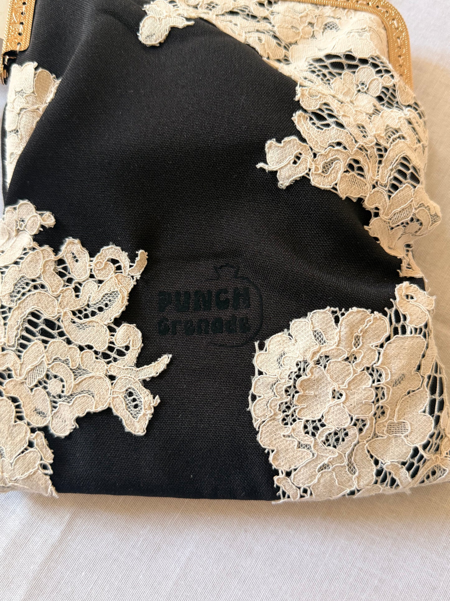 Pochette à livre - La Dame rebelle