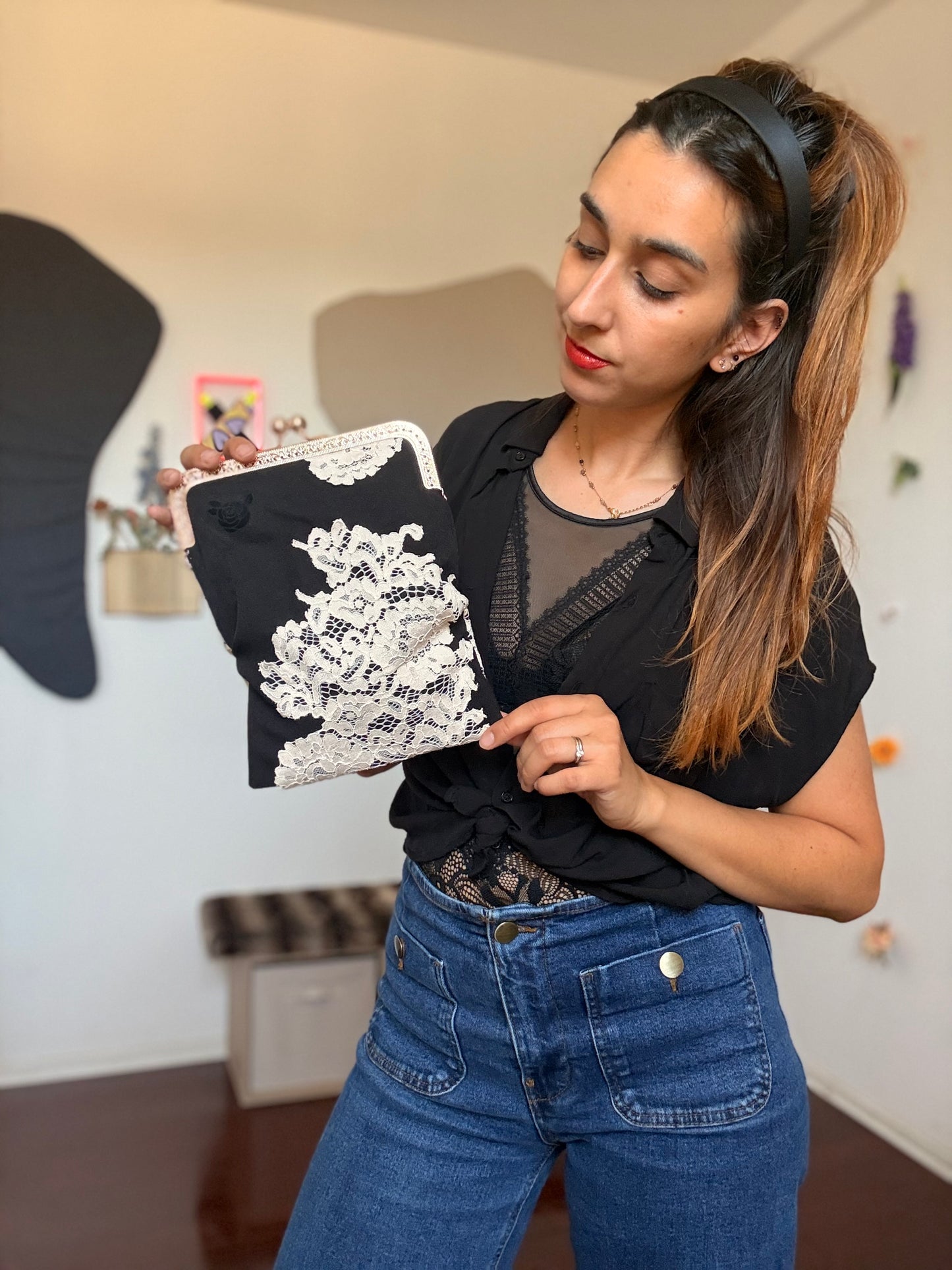 Pochette à livre - La Dame rebelle